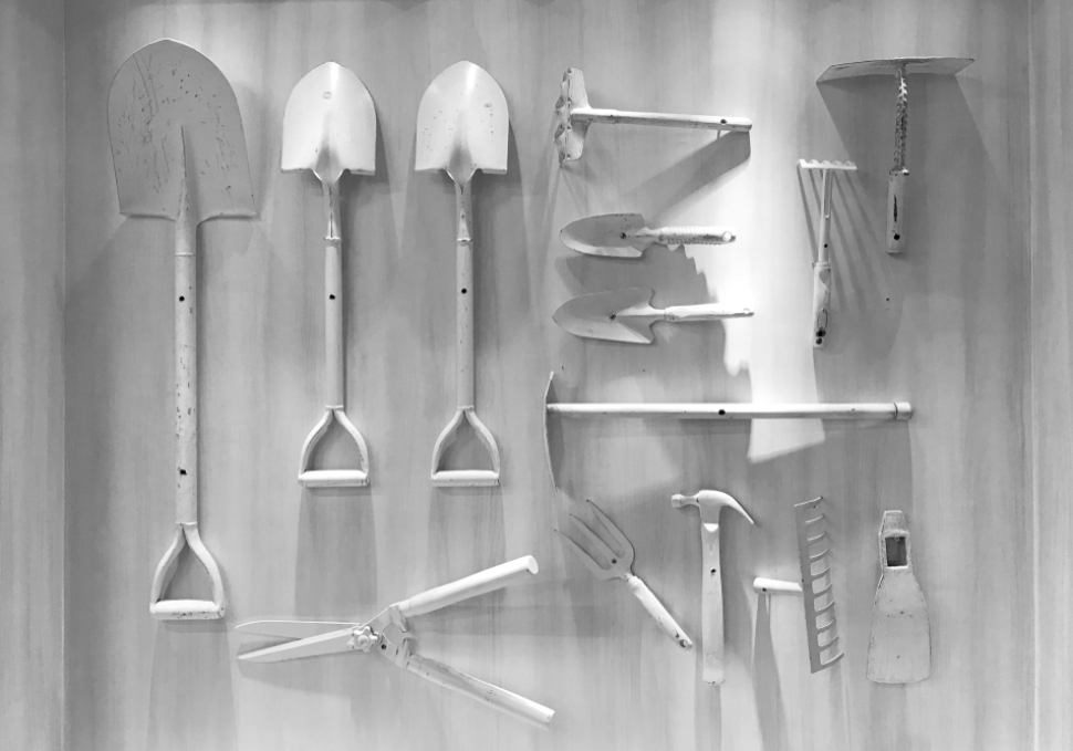 Gardening,Equipment,And,Craftsman,Tools,Hanging,Decorate,On,White,Wall.